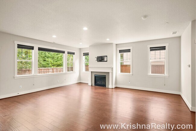 Foto del edificio - Gorgeous 2-story Single Family Home | 4 BD 2.5 BA  | Located in Orenco Woods Crossing | Backs To ...