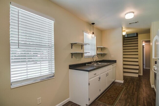 Foto del edificio - 1112 Hemlock St