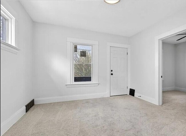 Foto del edificio - 9418 Parkview Ave