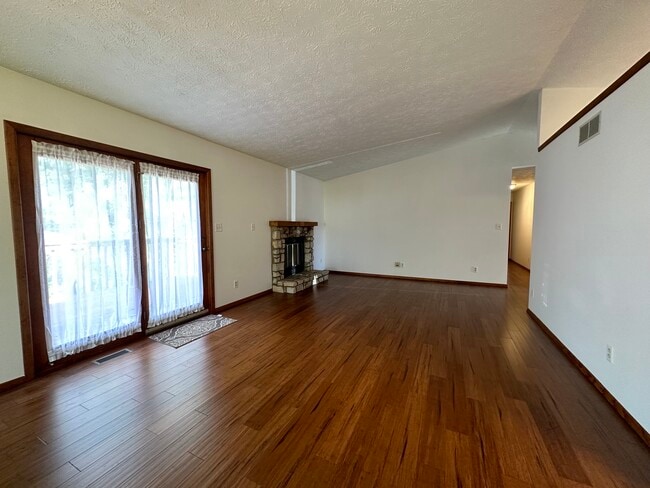 Building Photo - 1830 E Thornton Dr