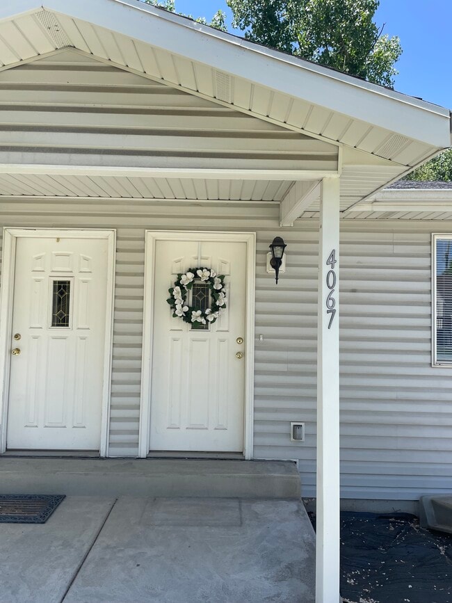Building Photo - 4067 Hillcrest Cir