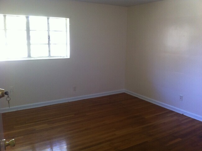 Foto del edificio - 635 Willow St NW