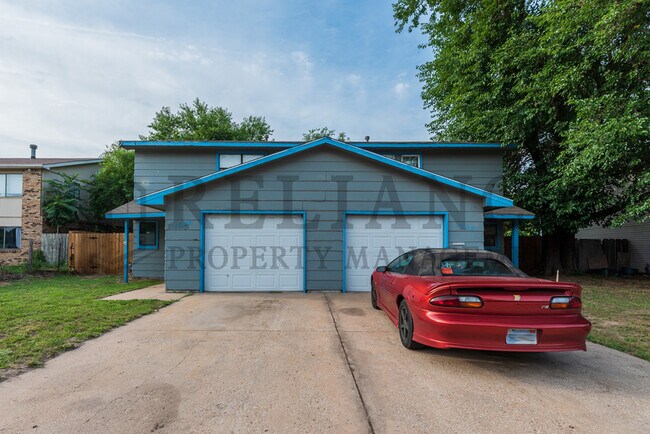 Building Photo - 1526 E Fortuna St