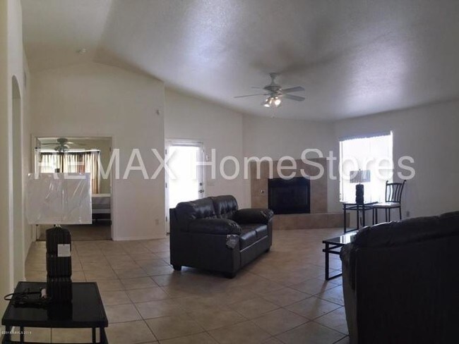 Building Photo - 1076 Tularosa Dr