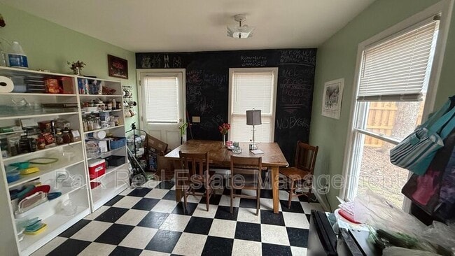 Foto del edificio - 505 N Greensboro St