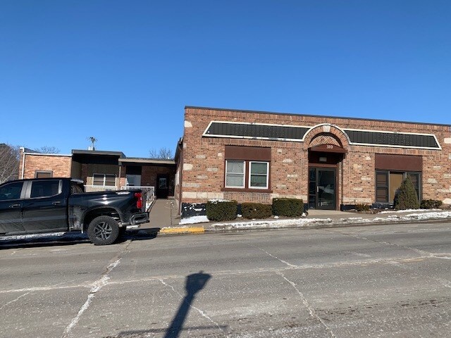 Primary Photo - 310 E Main St
