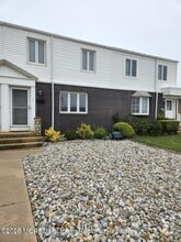 Building Photo - 7 Vine Ct
