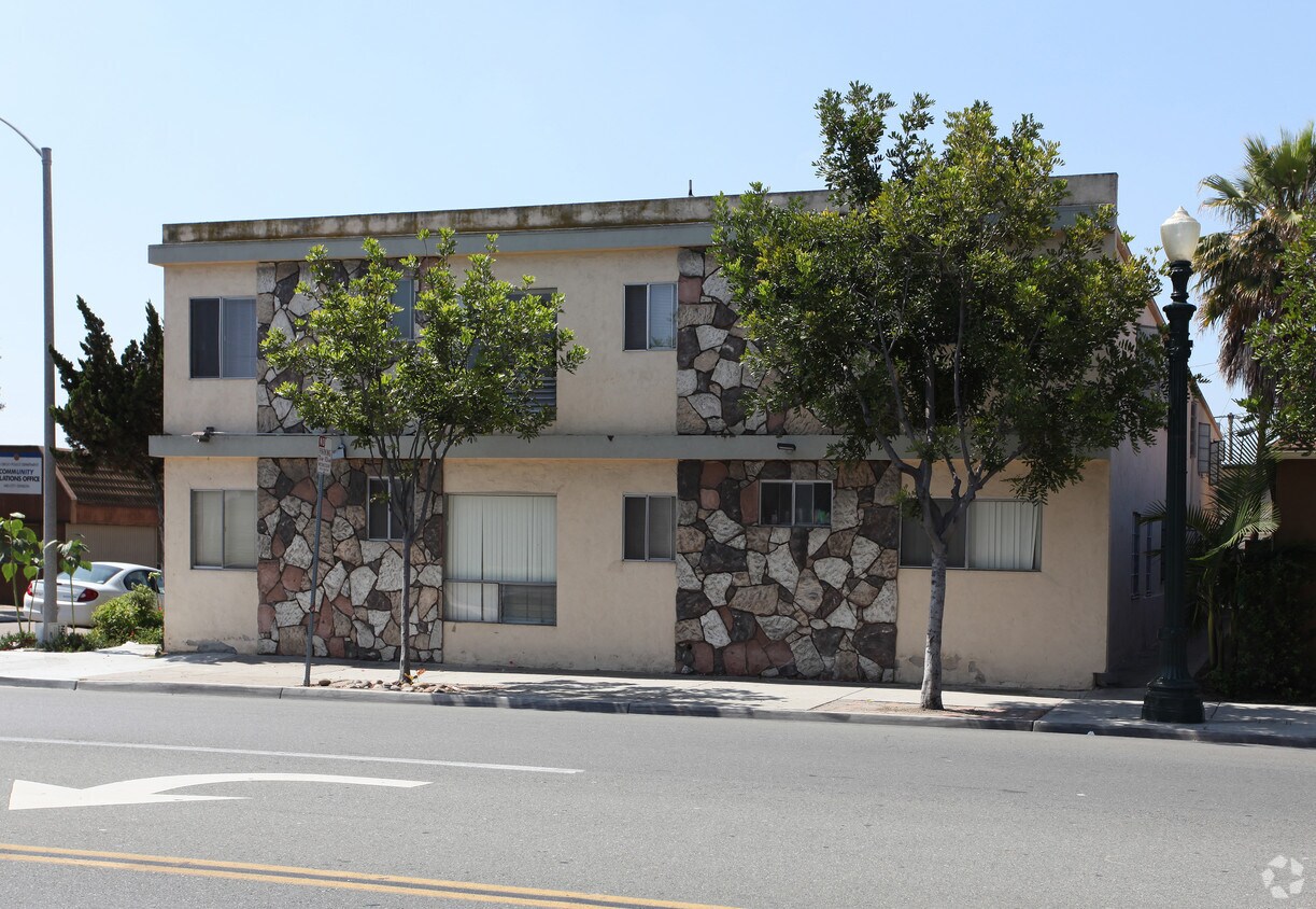 Building Photo - 4688 N 39th St