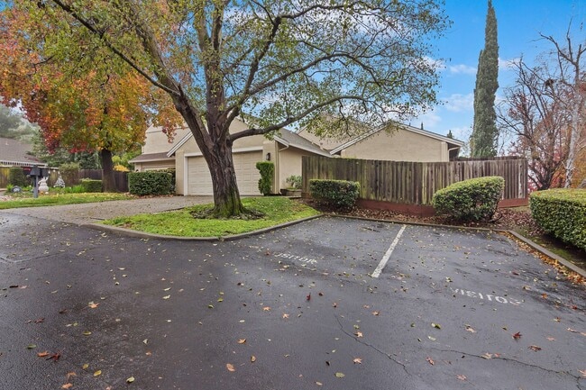Building Photo - 438 Heather Ct