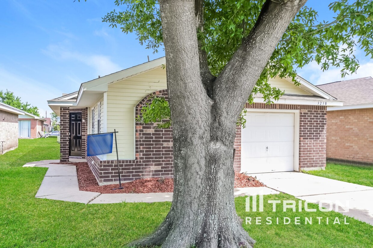 Foto principal - 3238 Kelling St