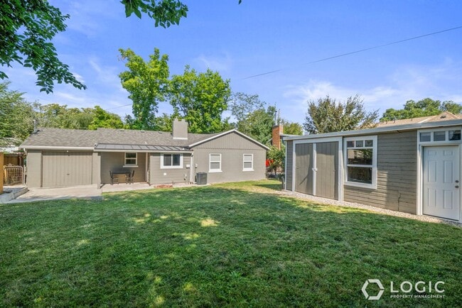 Building Photo - Charming Home in Perfect Location!