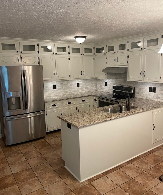 Foto del edificio - 2203 Ladd Dr