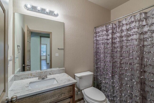 Foto del edificio - 2903 Whisper Oaks Ln