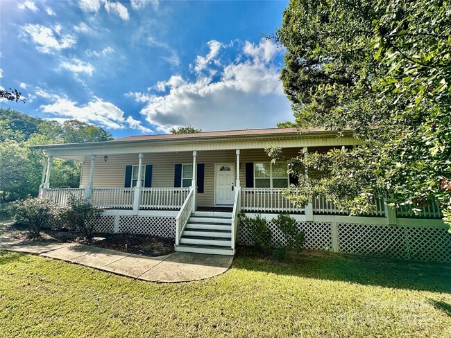 Building Photo - 3331 Robinwood Rd