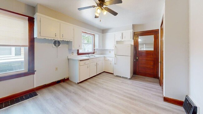 Foto del edificio - 1377 Nichols Ave