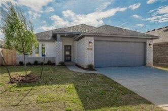 Building Photo - 15712 Gunnison Dr