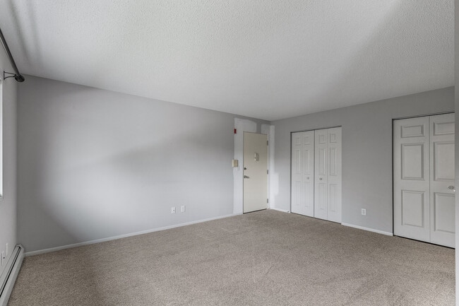 Building Photo - Rosco Apts-2720