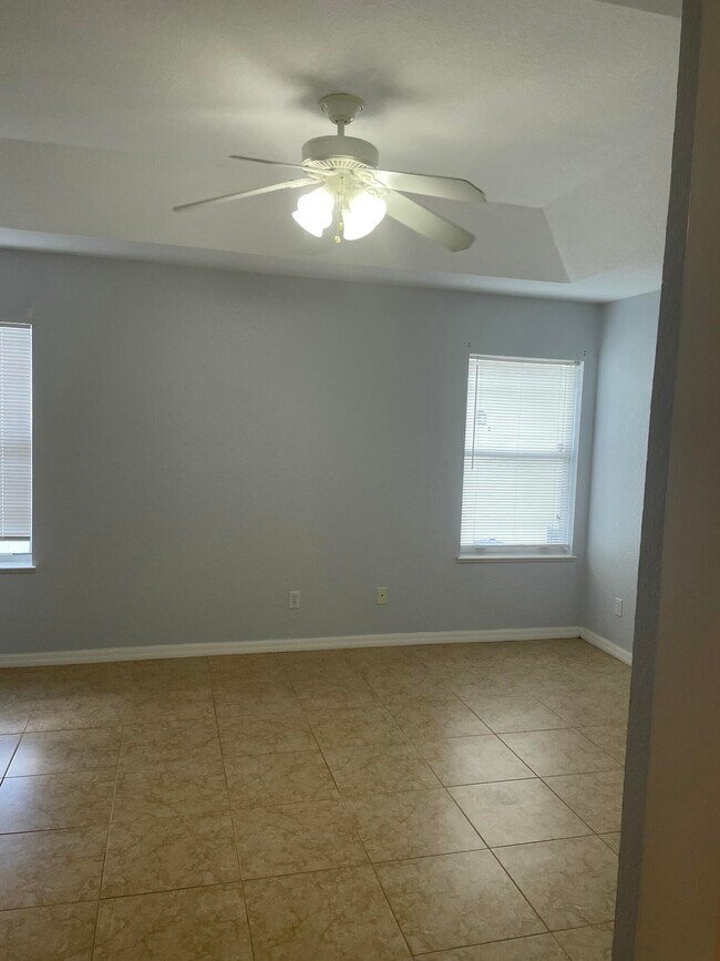 Foto del edificio - 435 SW Lakota Ave