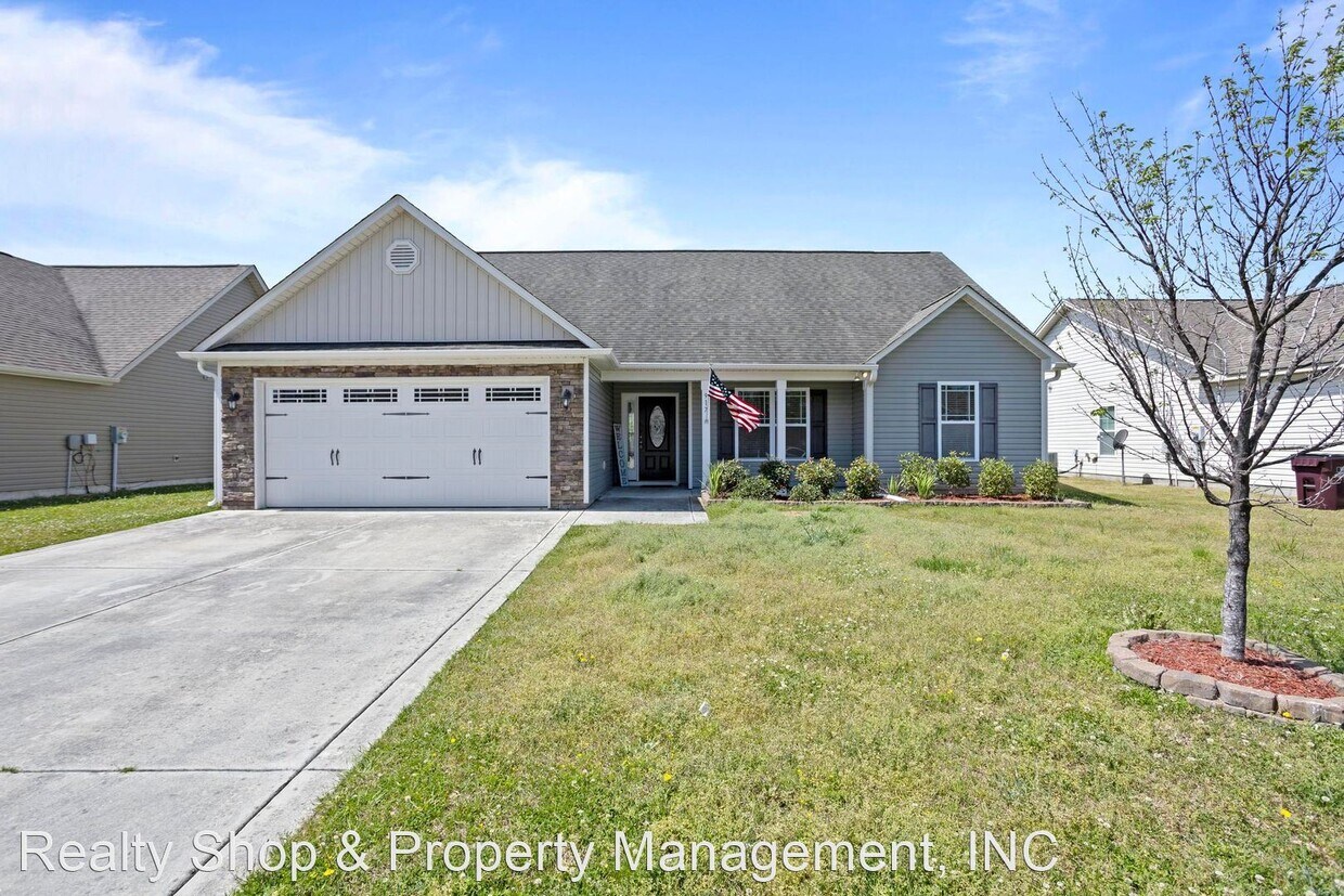 Foto principal - 3 br, 2 bath House - 917 Dynamo Lane