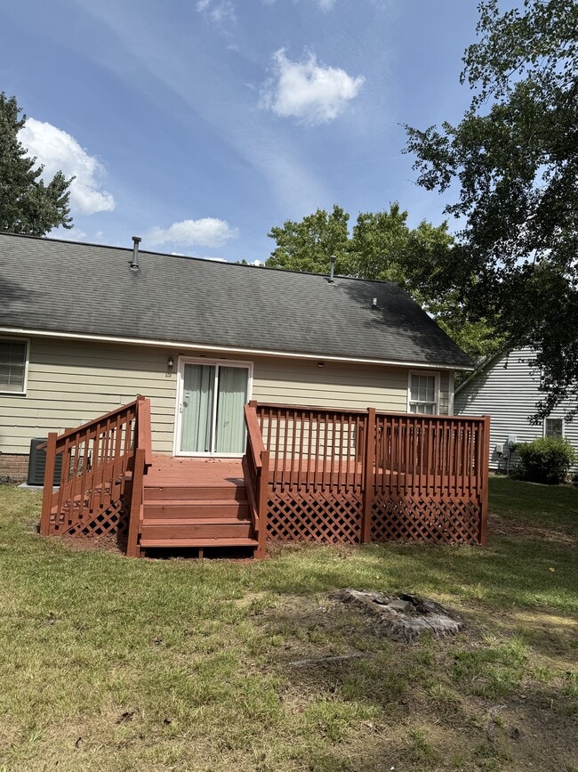 Building Photo - 17 Newworth Ct