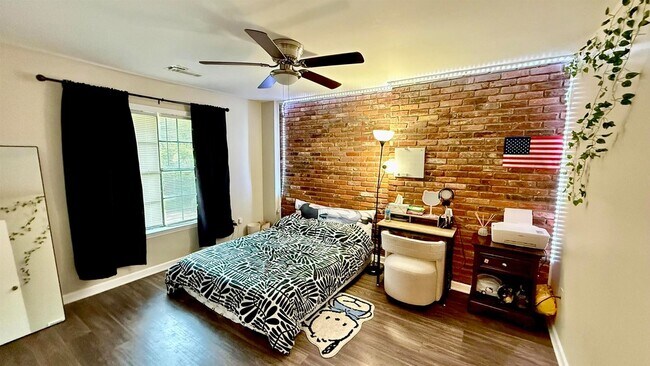 Foto del edificio - 379 Dove Valley Rd