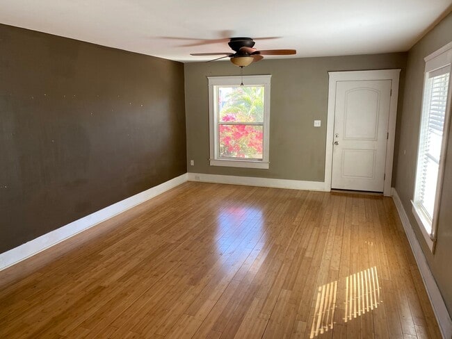 Building Photo - 522-524 W Culver ST