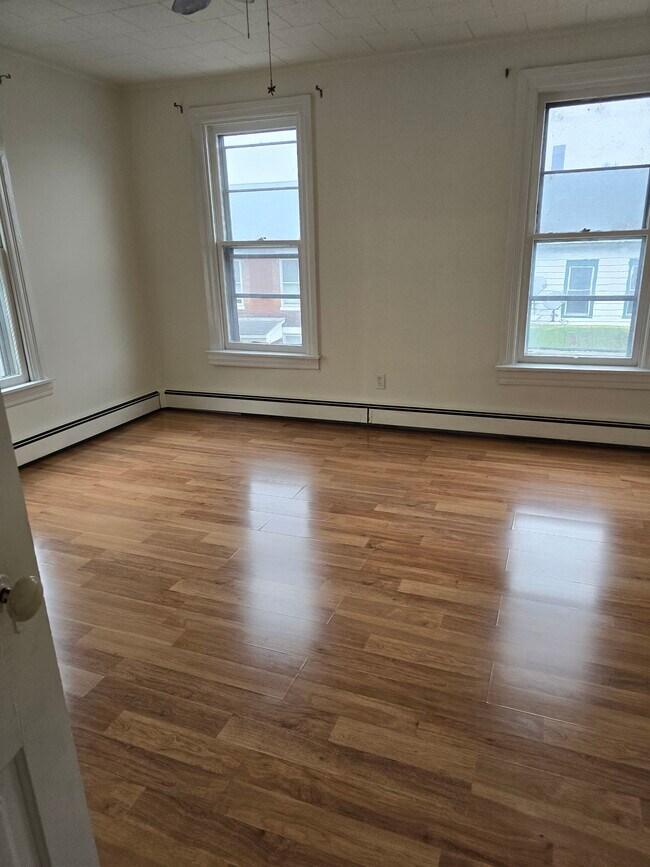 Building Photo - 38 S 4th St