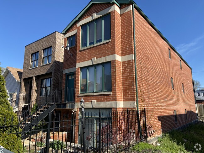 Building Photo - 2442 W Fillmore St