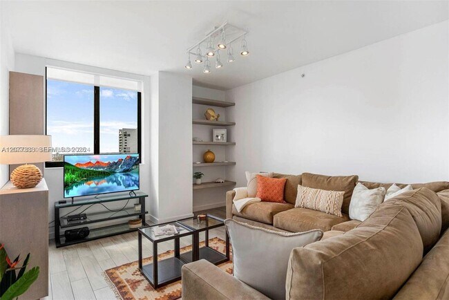 Foto del edificio - 999 SW 1st Ave