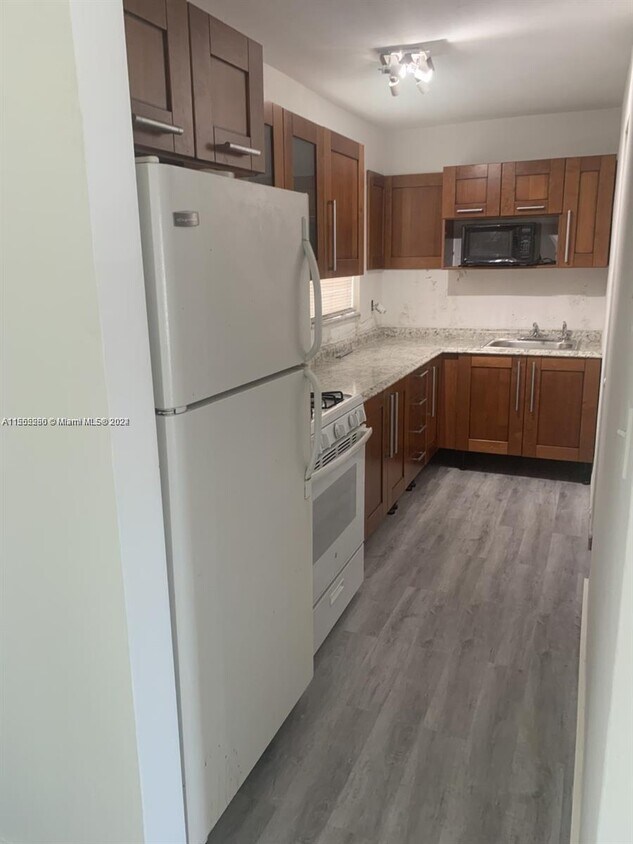 12890 NE 8th Ave Unit 211, North Miami, FL 33161 Condo for Rent in