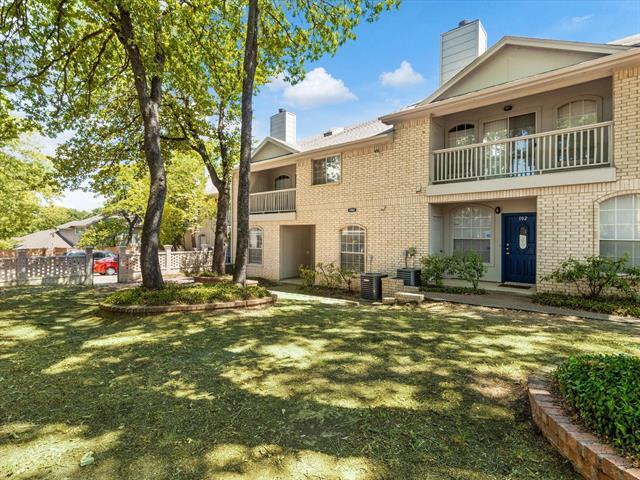 Foto del edificio - 1501 Cedar Elm Dr