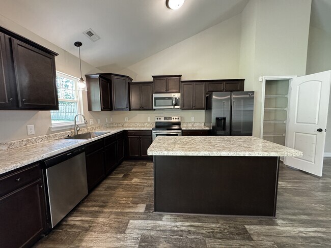 Building Photo - 232 Westfield Dr