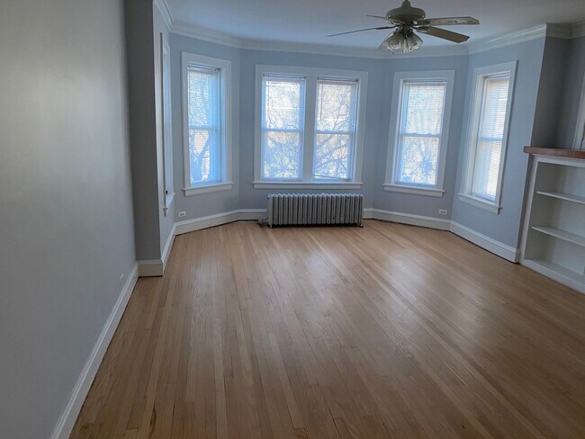 Building Photo - 2115 W Arthur Ave