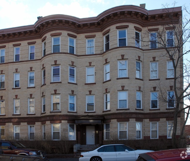 Building Photo - 294 Elm St