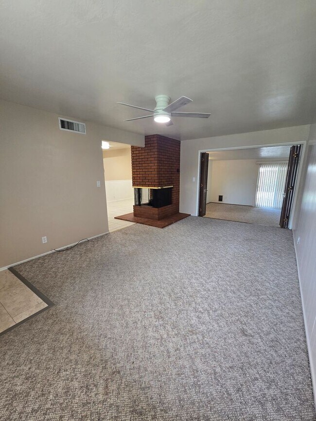 Foto del edificio - **** MOVE IN SPECIAL- 1/2 OFF FIRST MONTH ...