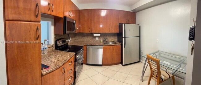 Foto del edificio - 2801 NE 183rd St