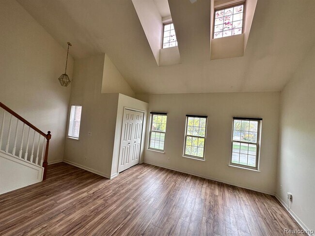 Foto del edificio - 16806 Farmington Rd