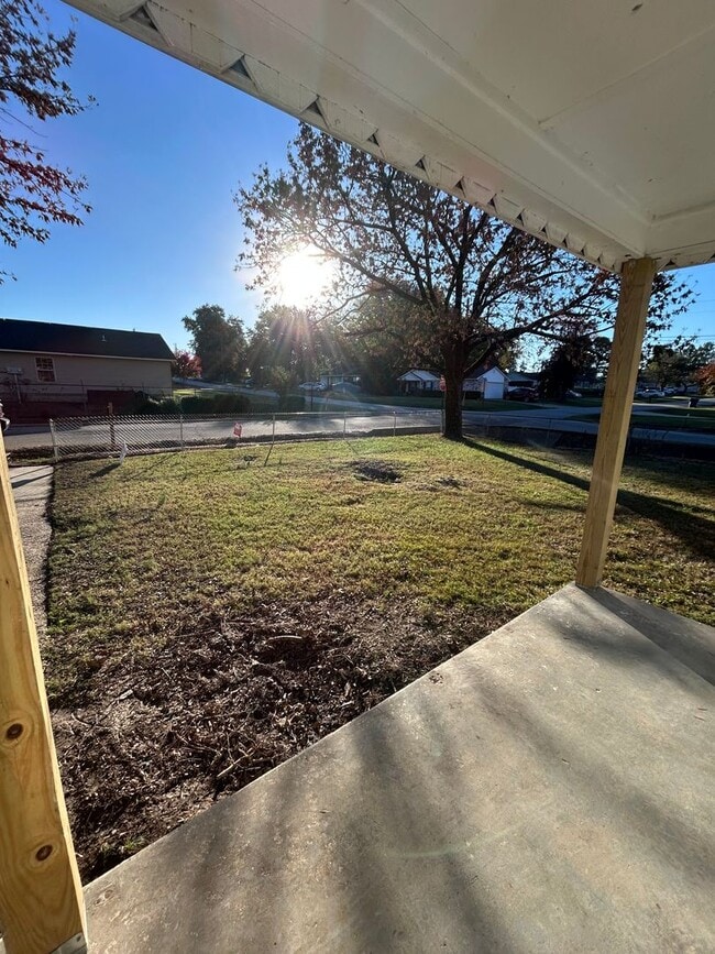 Building Photo - 3 BED, OFFICE + MUD ROOM HOME FOR RENT