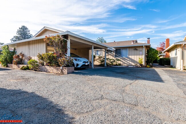 Building Photo - 1323 Kingfisher Way