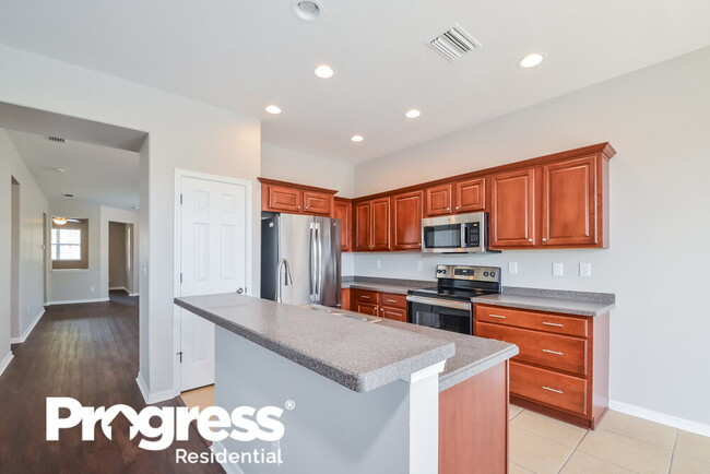 Building Photo - 425 Chimney Rock Dr