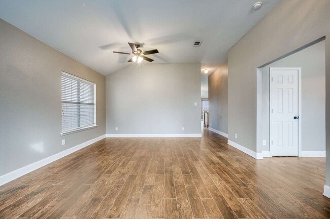 Foto del edificio - Modern Brick Home with Skylit Kitchen and Private Backyard