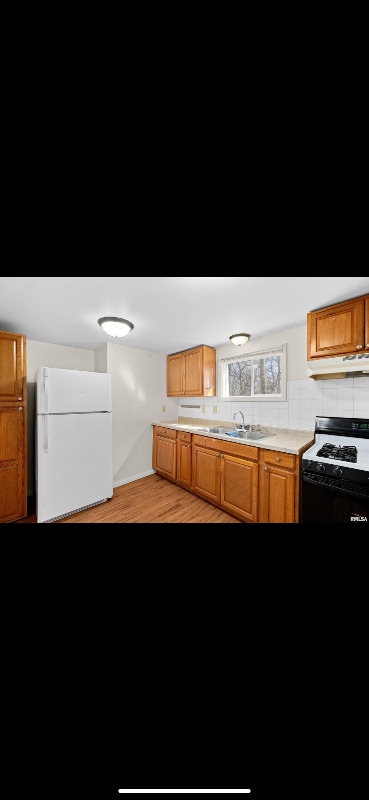 Building Photo - 216 Belaire Ct