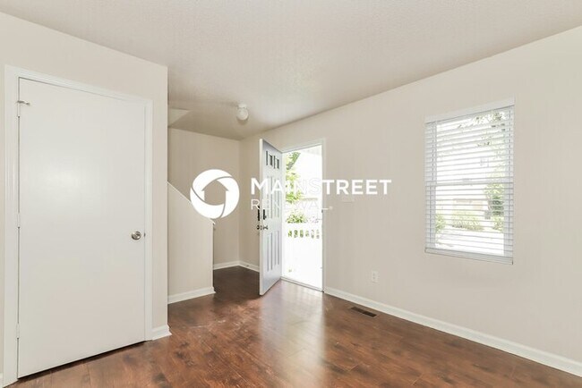 Foto del edificio - 3 Bedroom Pet-Friendly Home in Winston-Sal...