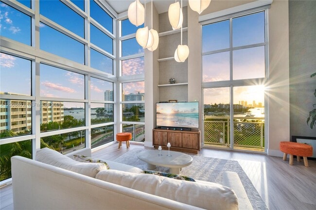 Foto del edificio - 1701 Sunset Harbour Dr