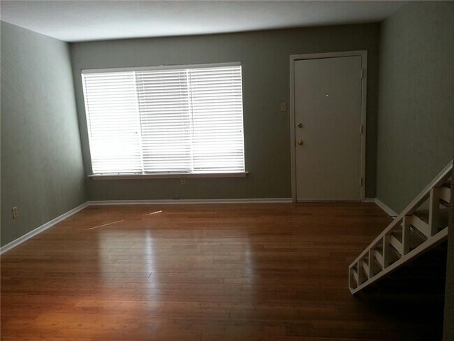 Foto del edificio - 3825 Gilbert Ave