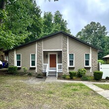 Building Photo - 5591 Bellflower St