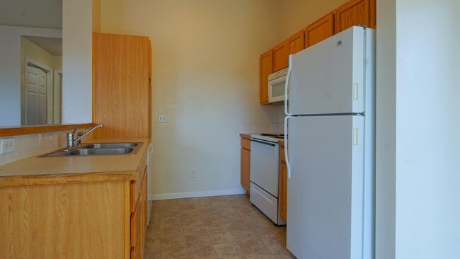 Building Photo - 10041 W Garverdale Ln