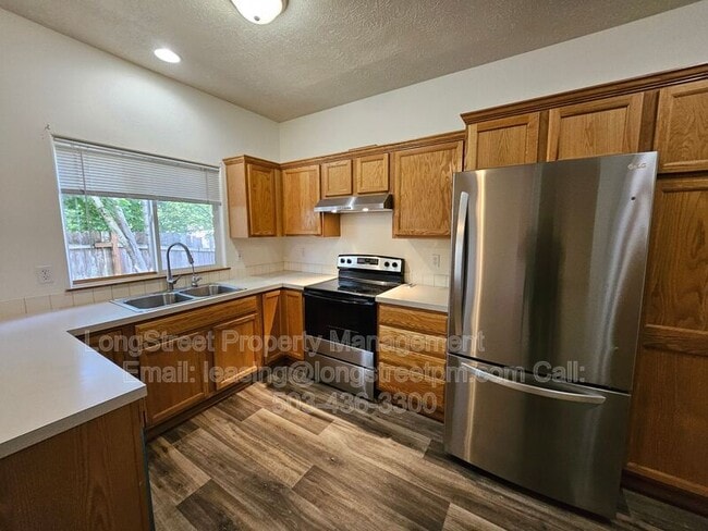 Foto del edificio - 7445 SE Crystal Springs Blvd