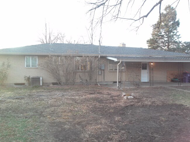 Building Photo - 2982 S Zenobia St