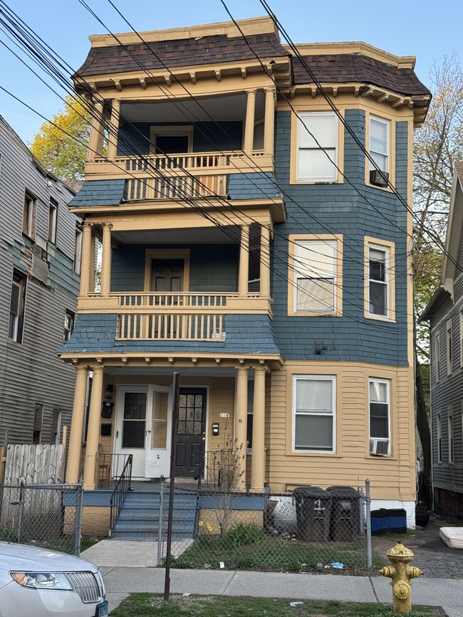 Building Photo - 119 Carmel St